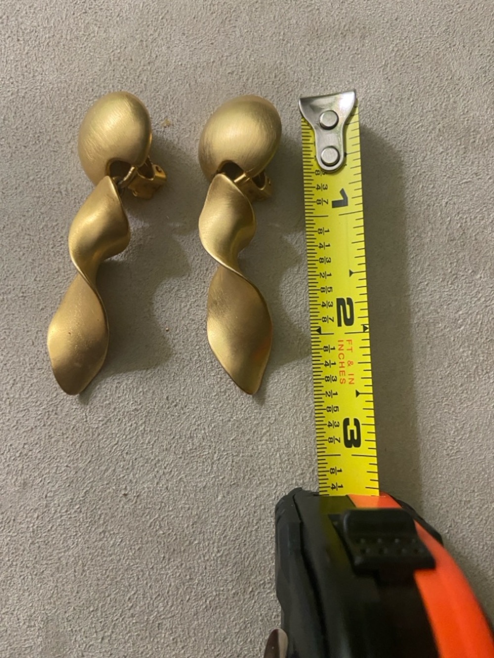 Vintage Matte Gold Twirl Drop Clip-On Earrings - Women Jewelry